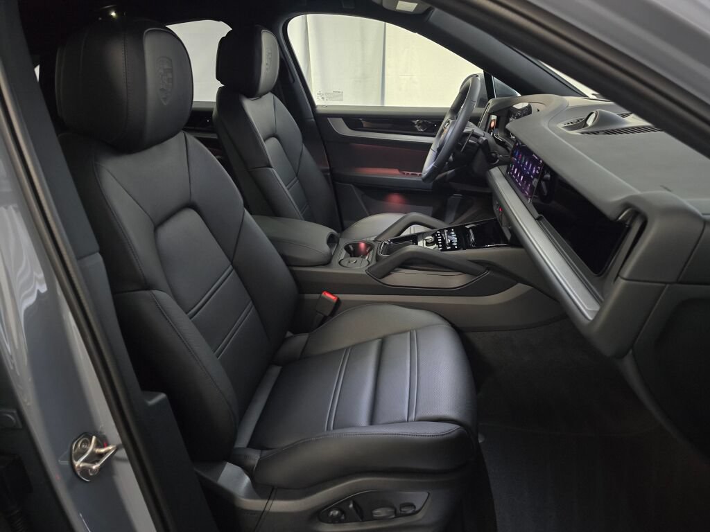 New 2026 Porsche Cayenne S AWD/4WD image 28