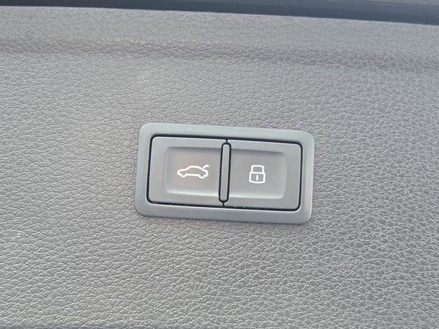 Used 2023 Audi Q5 2.0T Premium w/ Convenience Package image 30