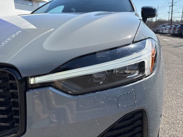 Used 2025 Volvo XC60 B5 Plus AWD/4WD image 9