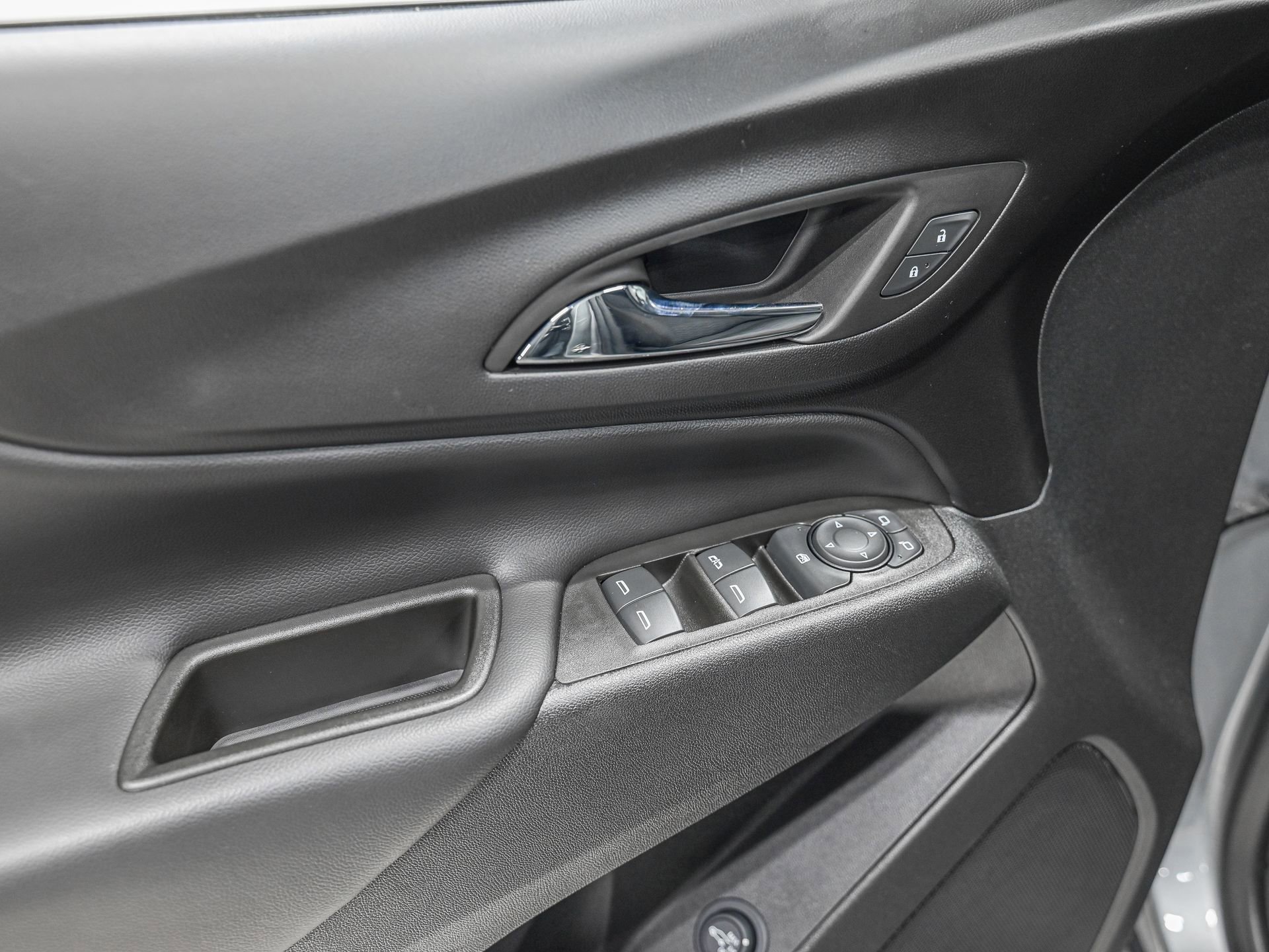 Used 2023 Chevrolet Equinox LT image 13