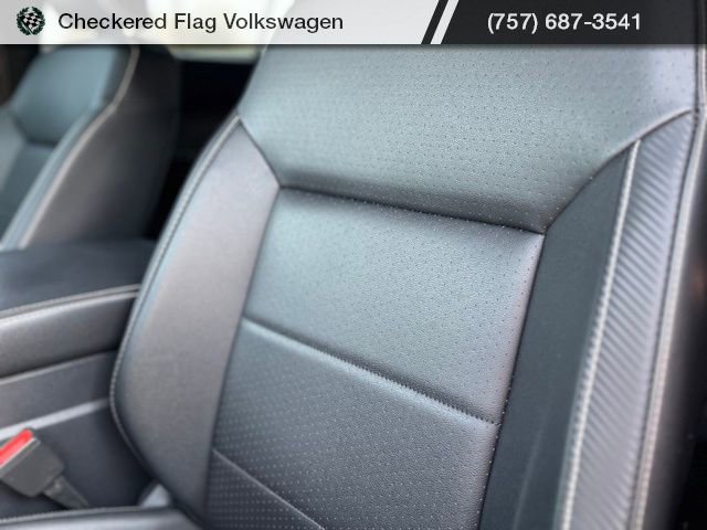 Used 2023 Volkswagen Atlas Cross Sport SE w/ Black Wheel Package image 21