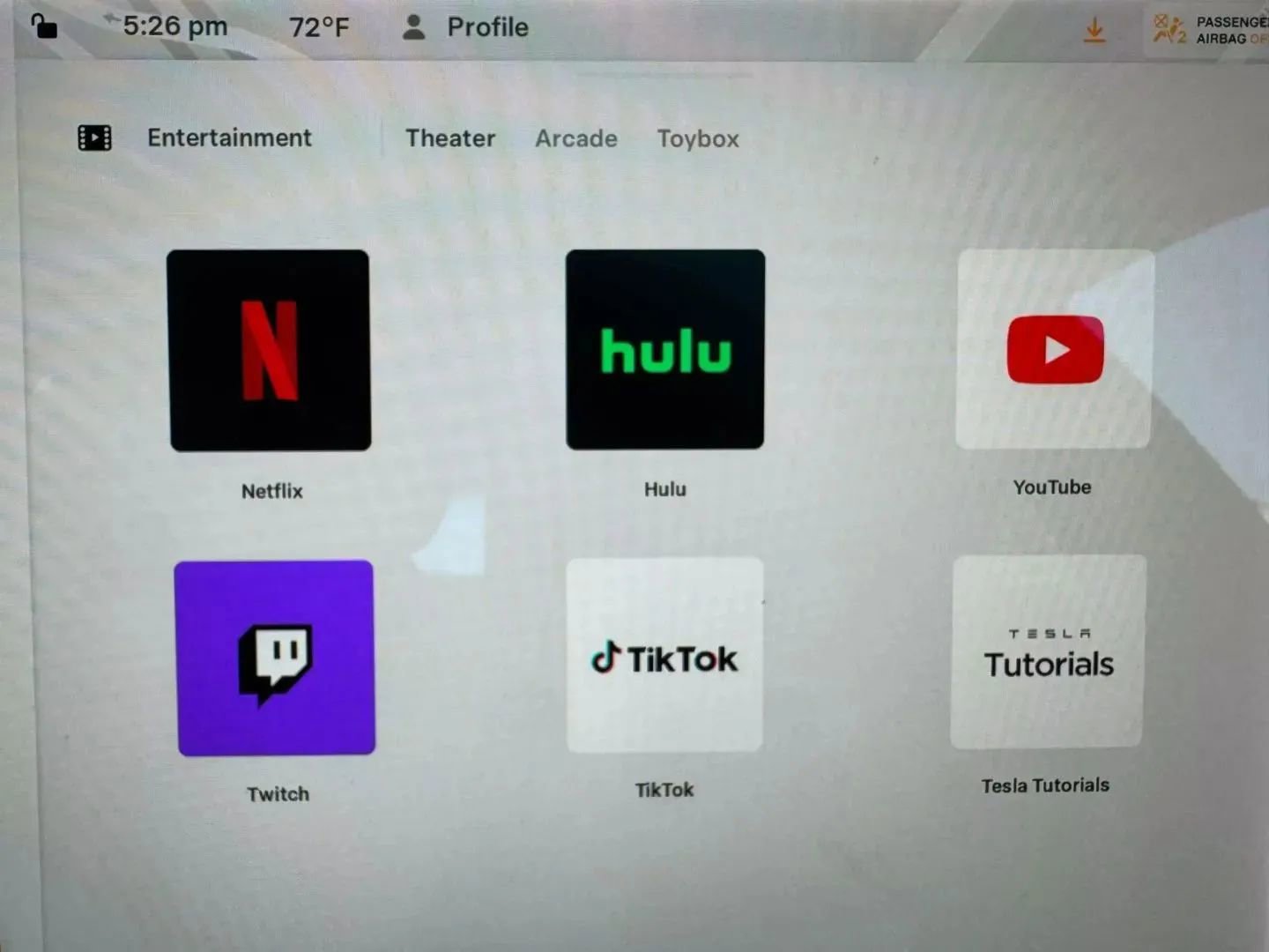 Used 2023 Tesla Model 3 Standard Range image 17