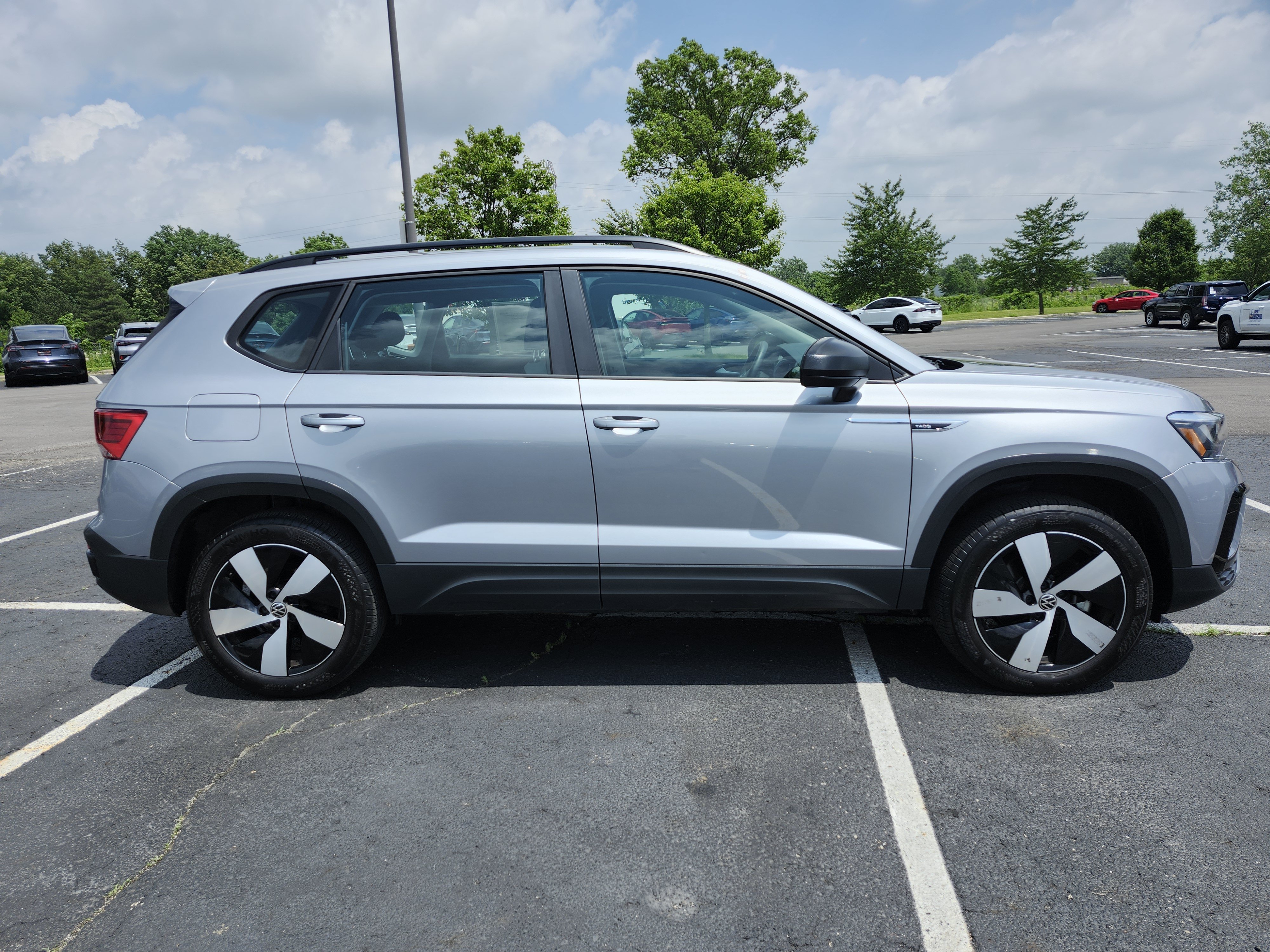 Used 2023 Volkswagen Taos S w/ Driver Assistance Package AWD/4WD image 17