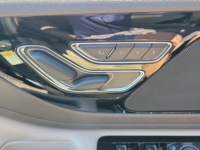 Used 2023 Lincoln Aviator Reserve w/ Equipment Group 201A image 15