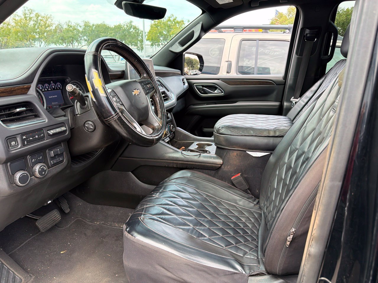 Used 2021 Chevrolet Tahoe Premier w/ Premium Package RWD image 17