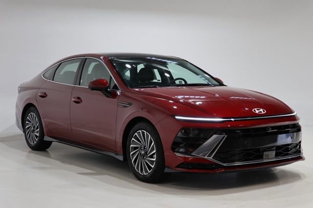 Certified 2025 Hyundai Sonata Limited image 1