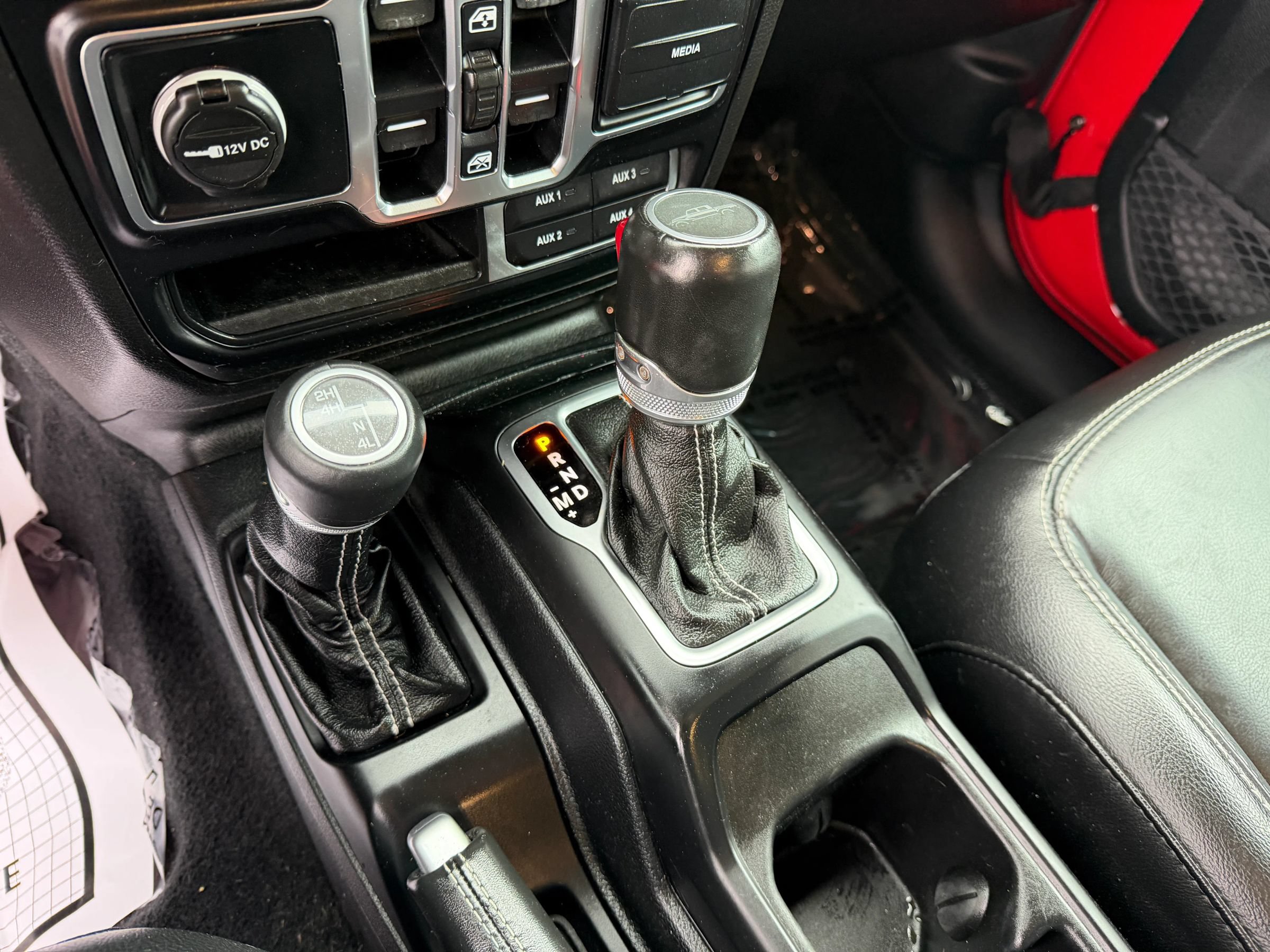 Used 2020 Jeep Gladiator Overland AWD/4WD image 18