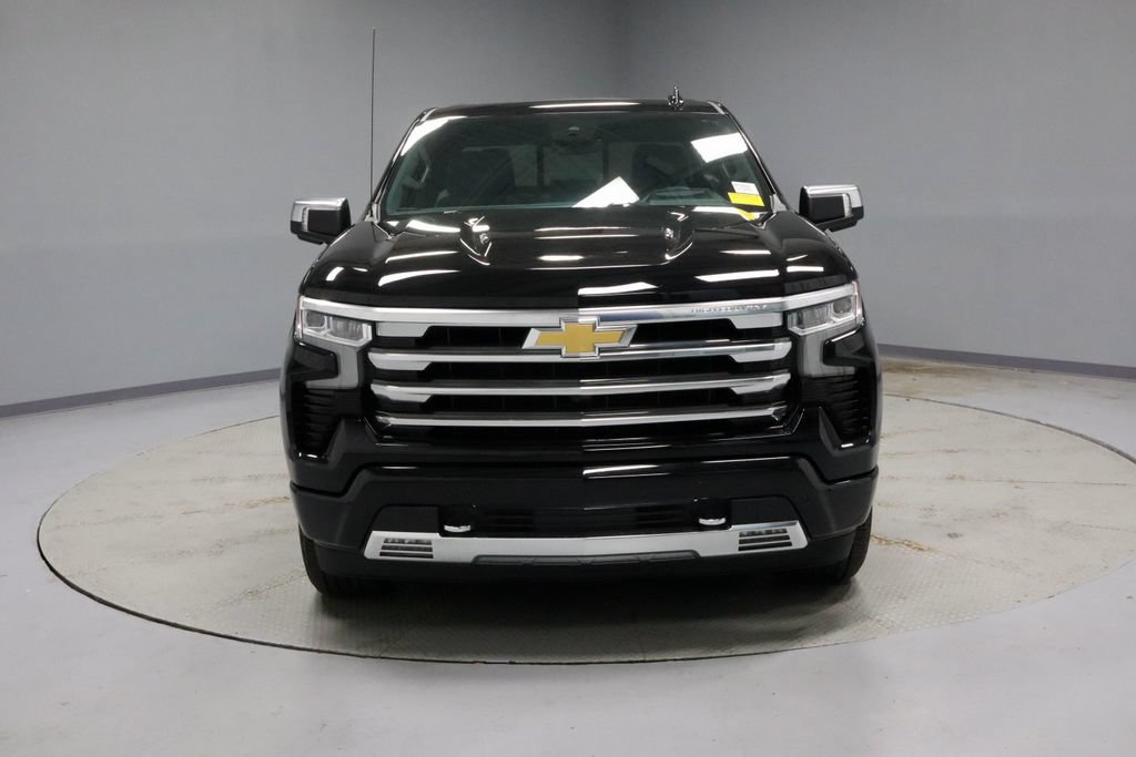 Used 2023 Chevrolet Silverado 1500 High Country w/ Technology Package AWD/4WD image 5