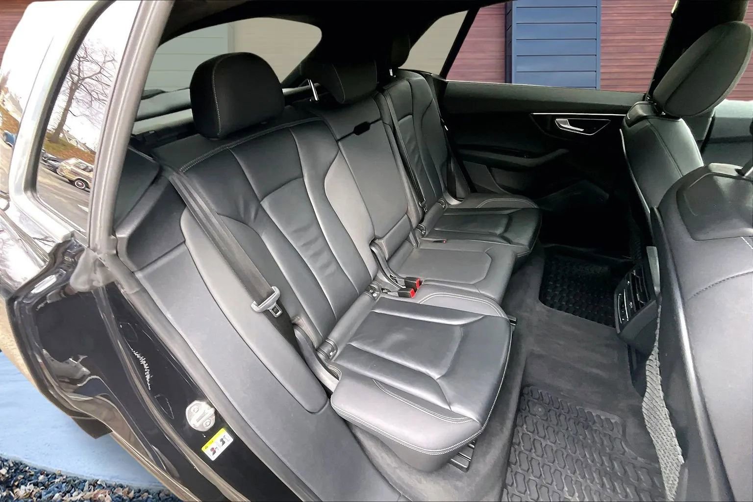 Used 2019 Audi Q8 Premium image 27