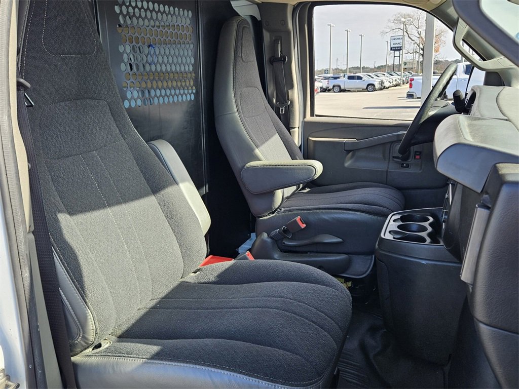 Used 2023 GMC Savana 2500 w/ Driver Convenience Package image 13