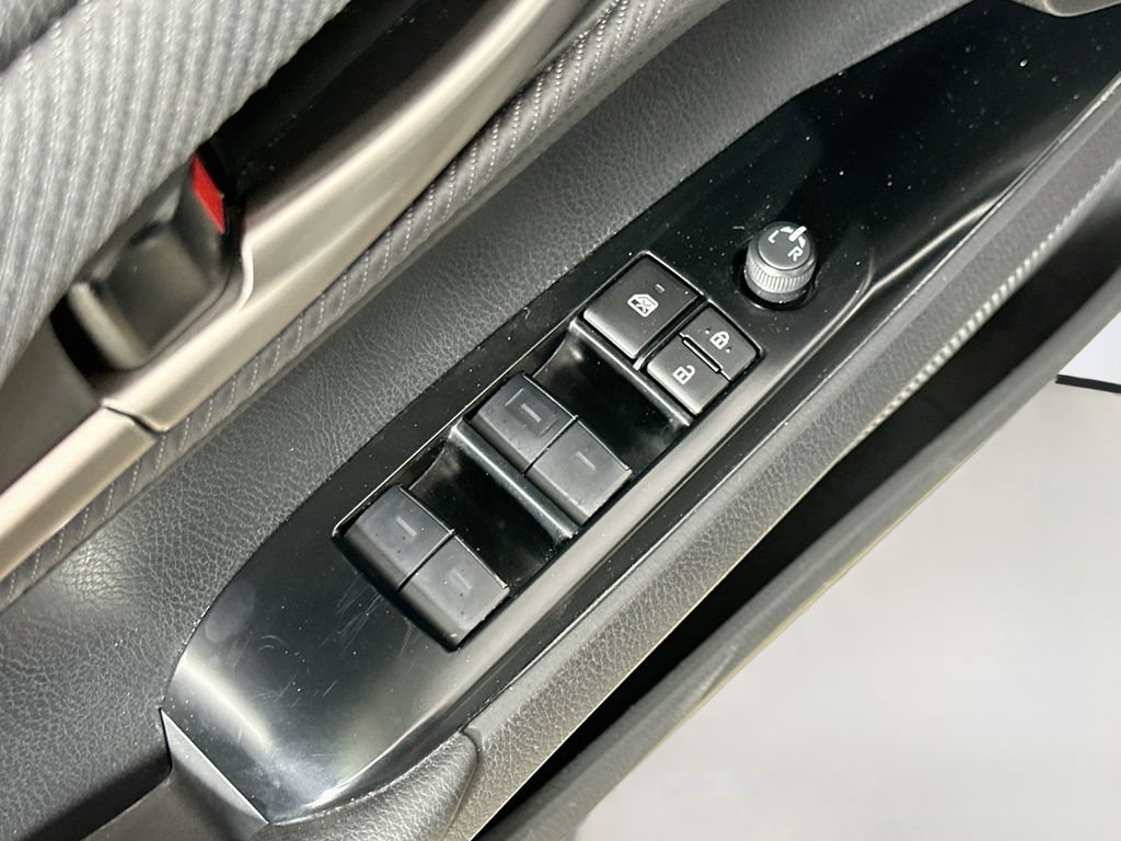 Used 2026 Toyota Camry SE FWD image 18