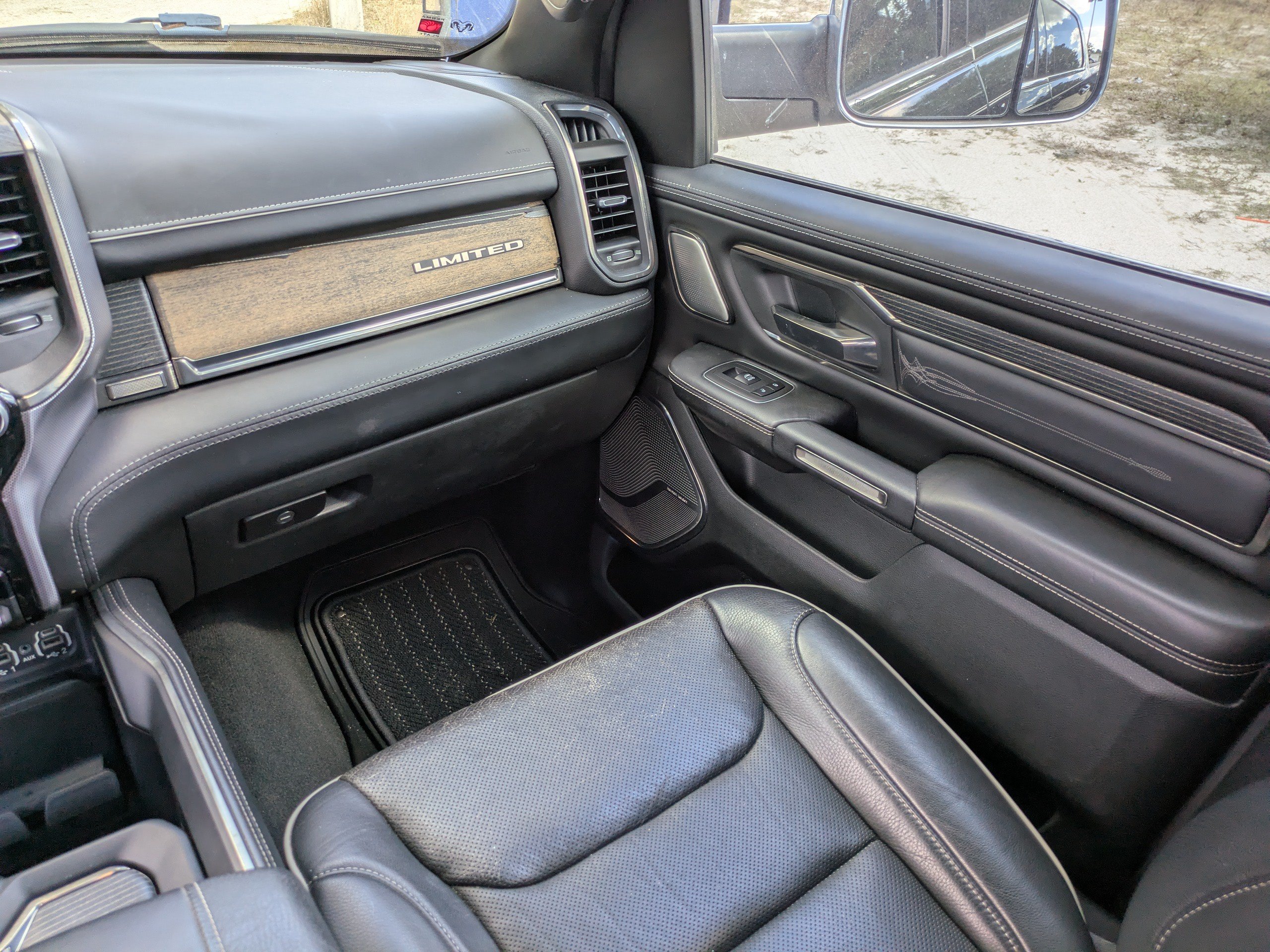 Used 2019 RAM 1500 Limited RWD image 17