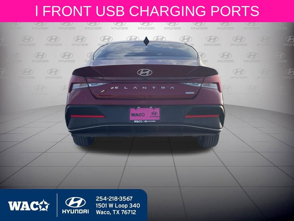 Used 2025 Hyundai Elantra Blue image 11