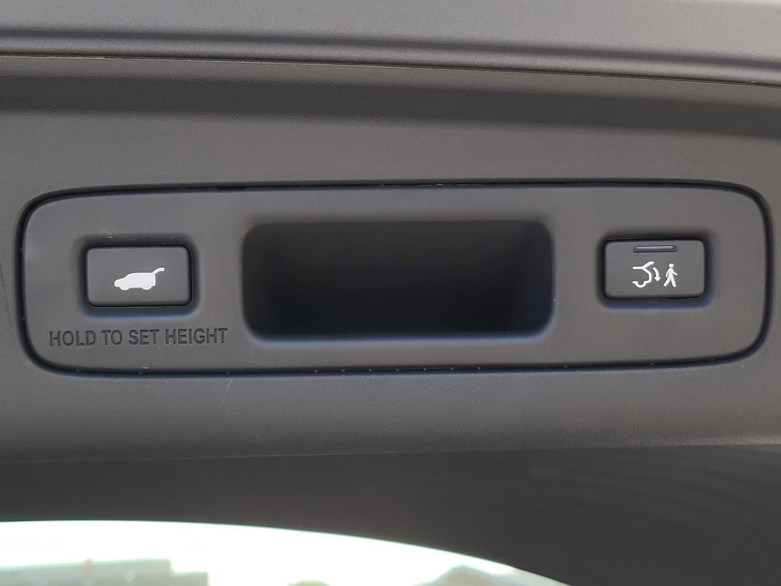 Used 2025 Acura ADX A-Spec image 11