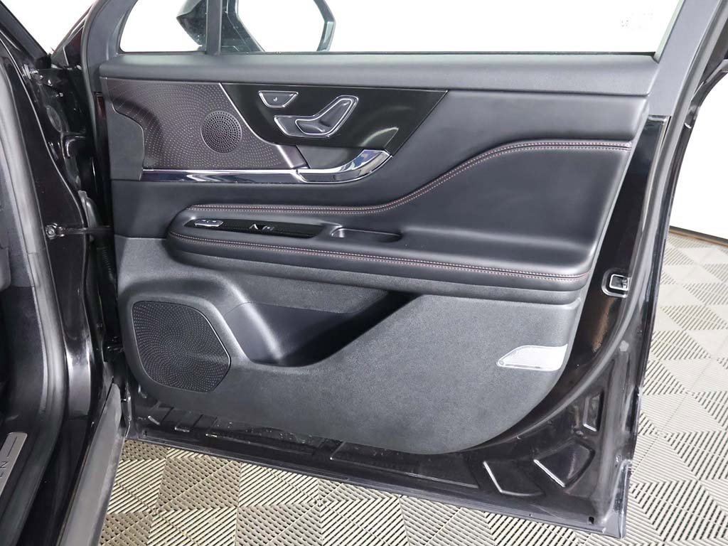 Used 2025 Lincoln Corsair Grand Touring w/ Equipment Group 301A image 27