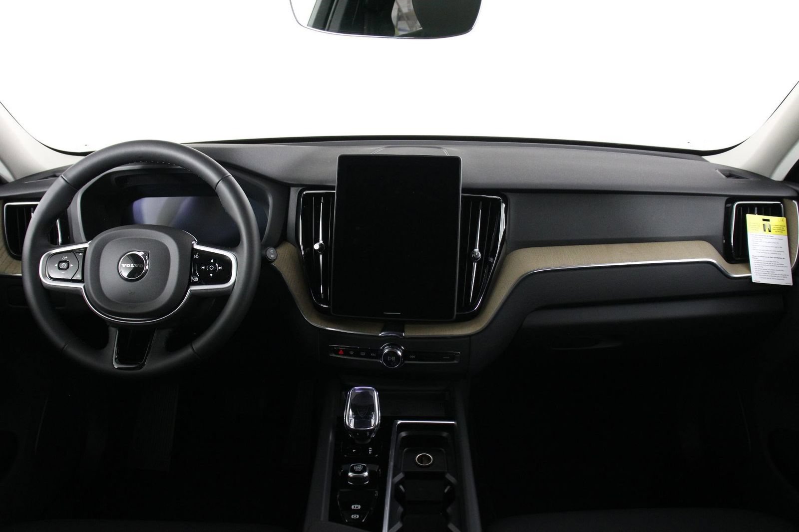 New 2026 Volvo XC60 B5 Plus AWD/4WD image 5