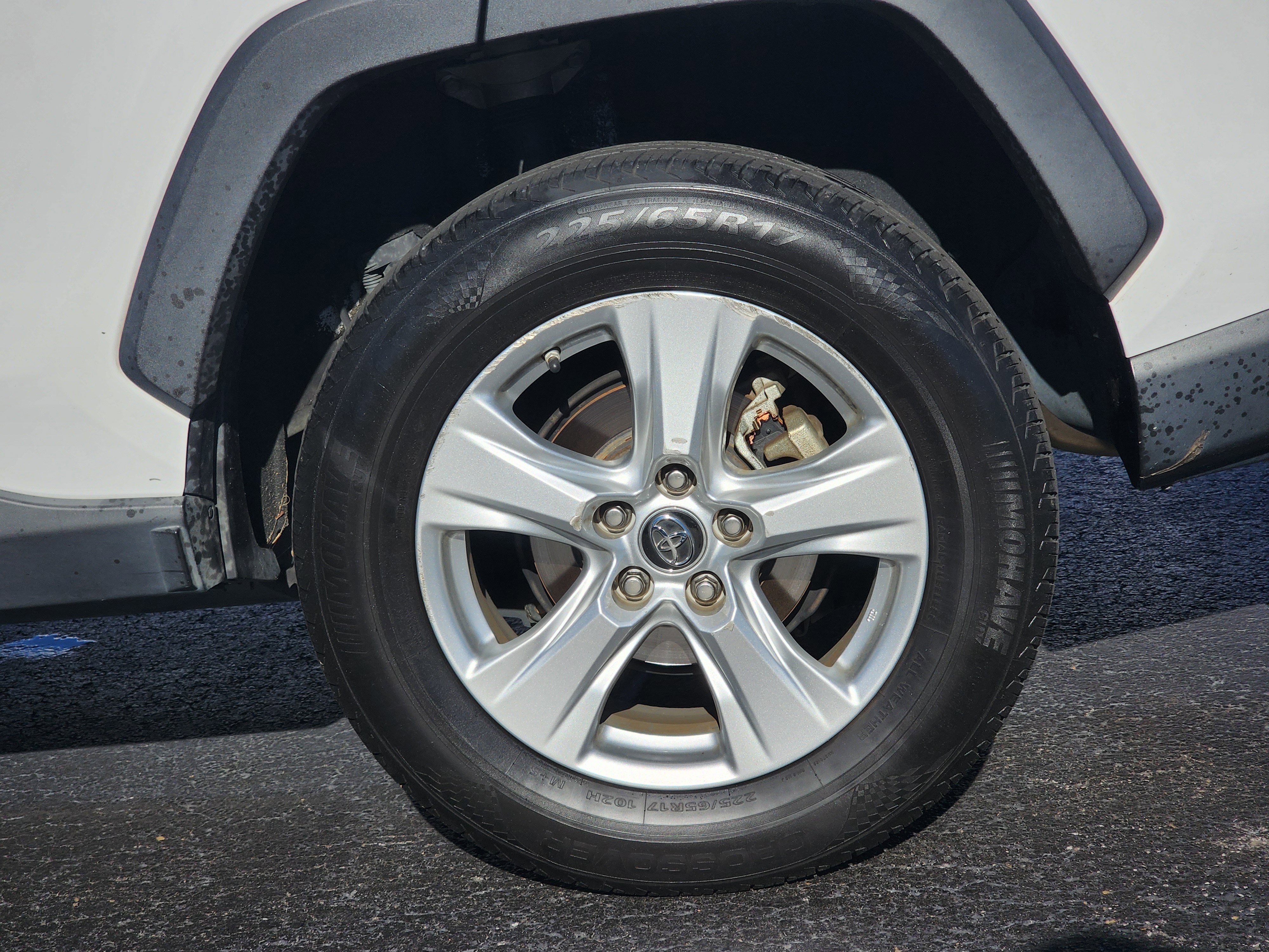 Used 2019 Toyota RAV4 XLE image 9