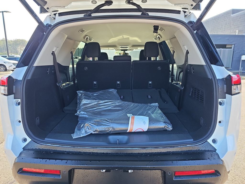 New 2026 Nissan Pathfinder SV image 16