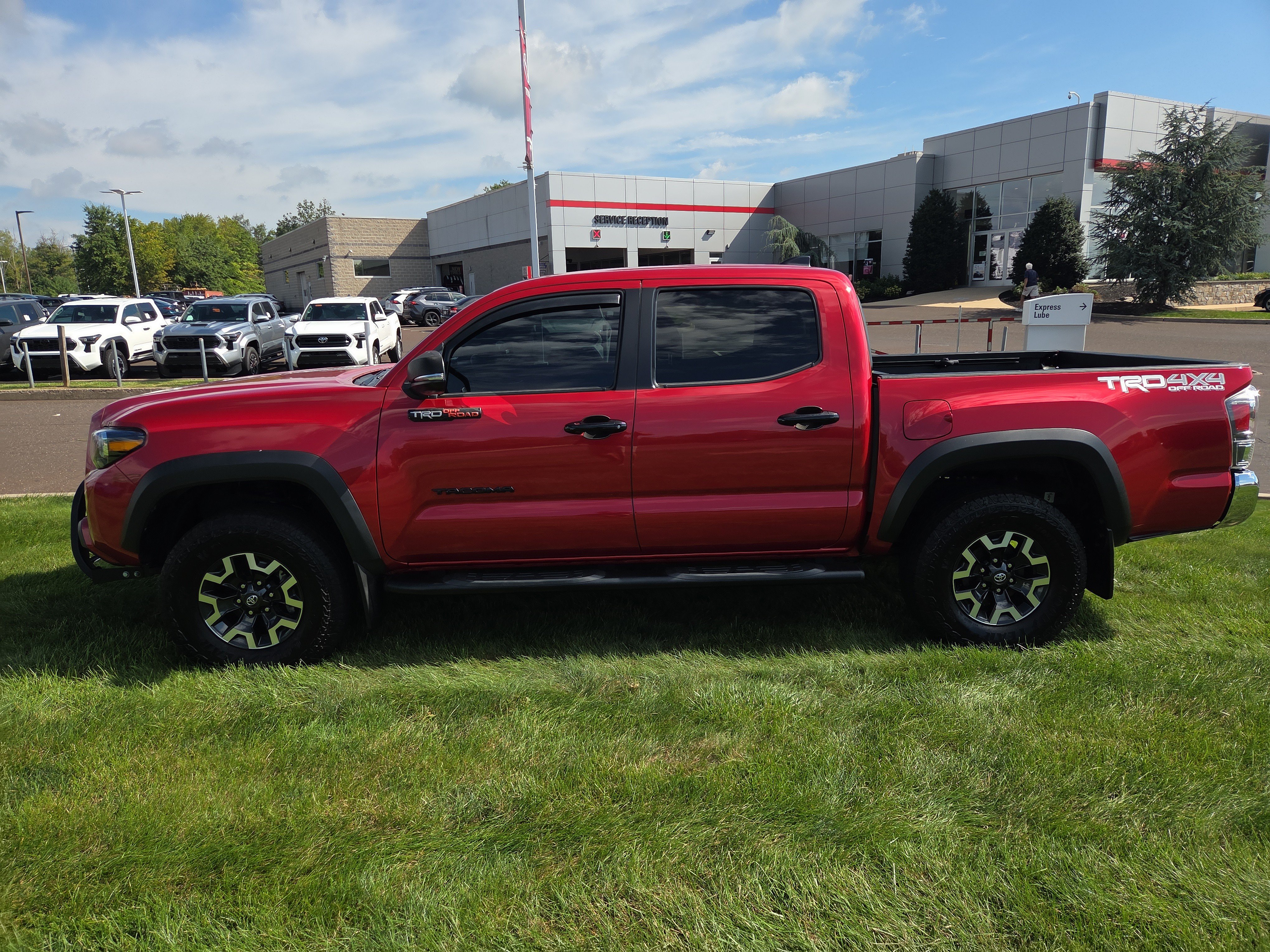 Certified 2022 Toyota Tacoma TRD Off-Road AWD/4WD image 6