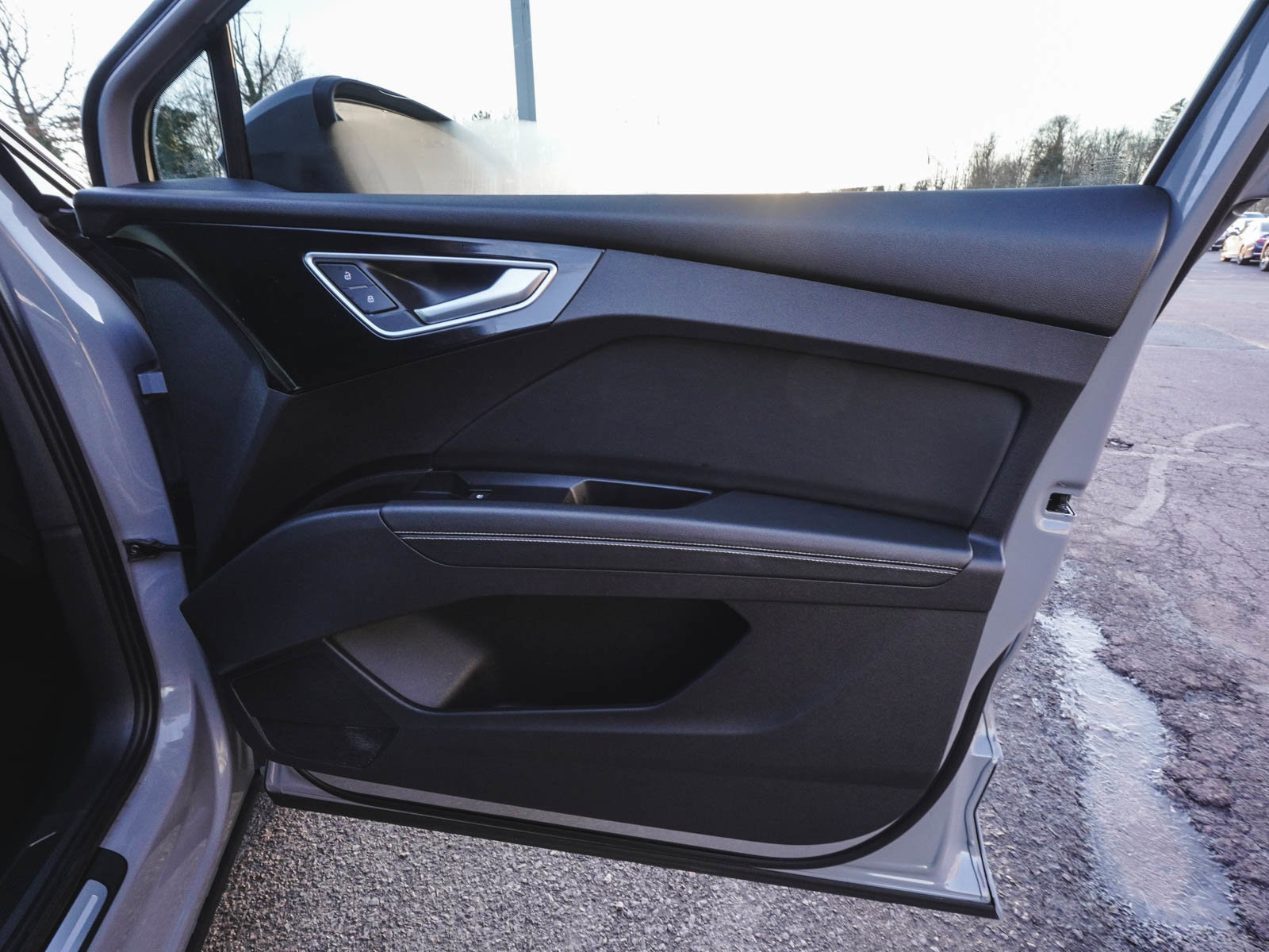 Used 2022 Audi Q4 e-tron Premium Plus image 11