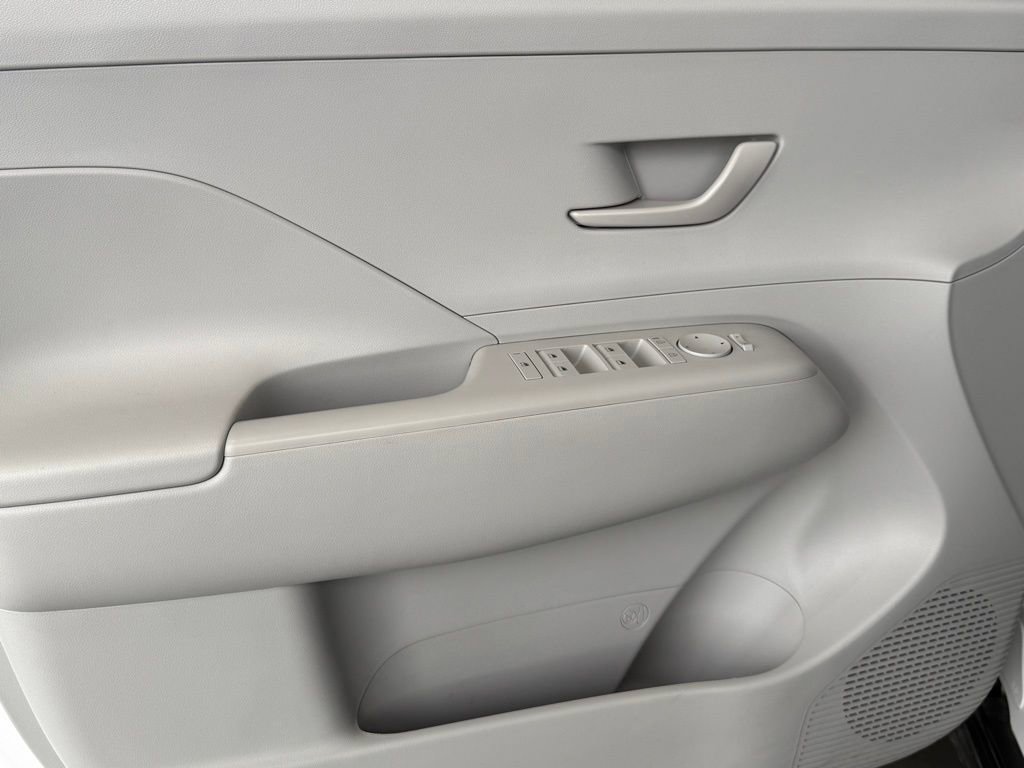 Used 2024 Hyundai Kona SEL image 21