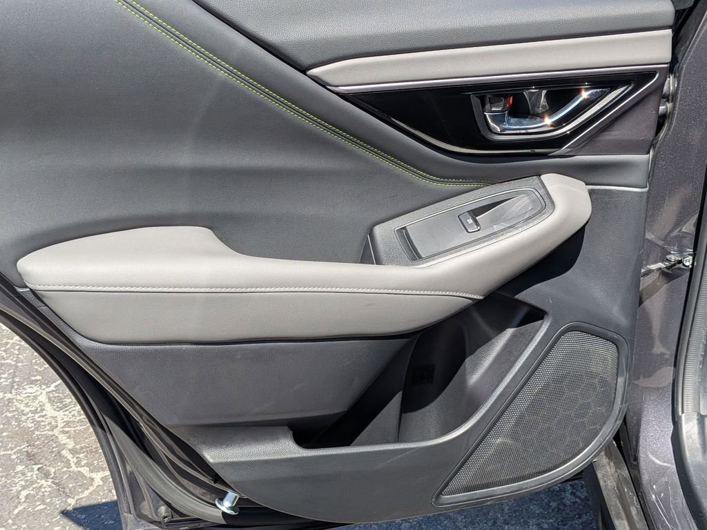 Used 2025 Subaru Outback Onyx Edition image 27