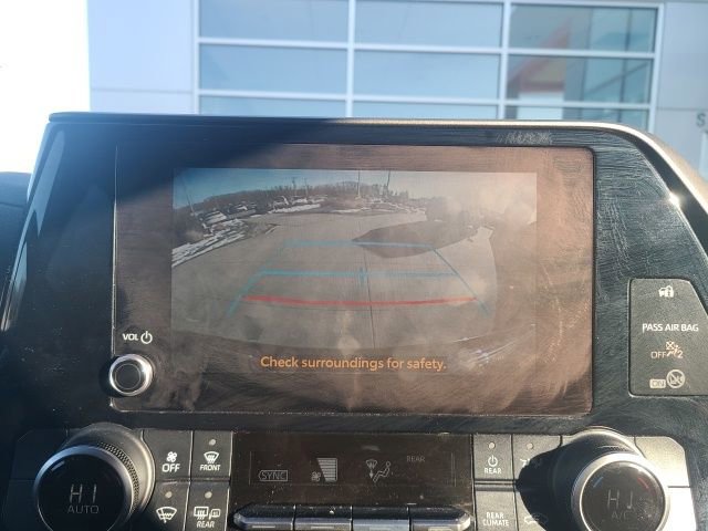 Used 2023 Toyota Highlander LE image 29