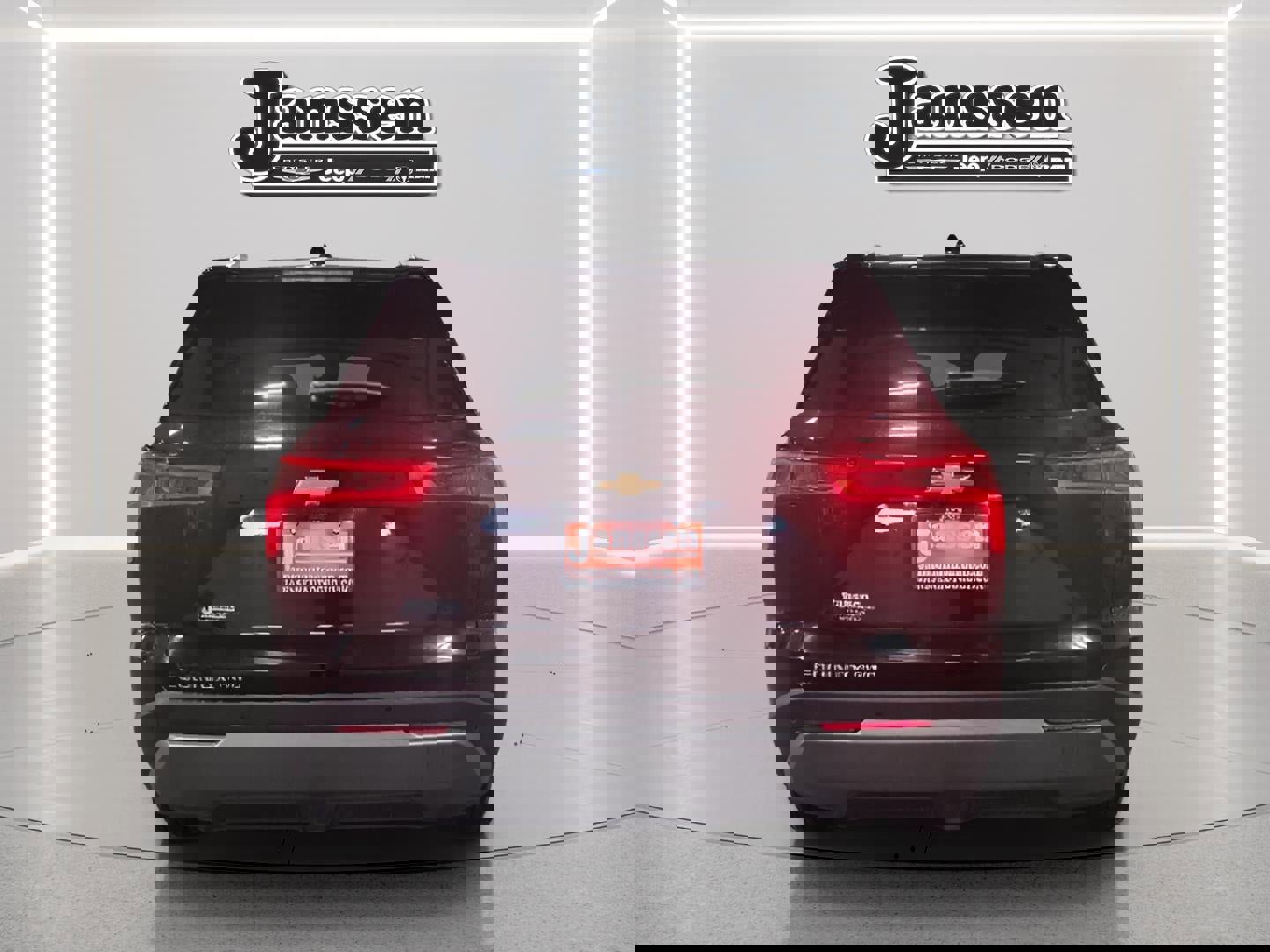 Used 2025 Chevrolet Equinox LT w/ Convenience Package II image 3