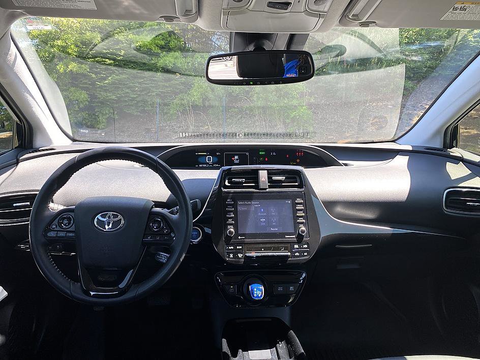 Certified 2022 Toyota Prius FWD image 19