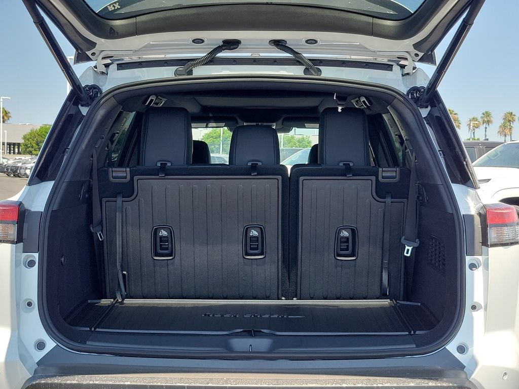 New 2026 Nissan Pathfinder Rock Creek w/ Rock Creek Premium Package AWD/4WD image 18