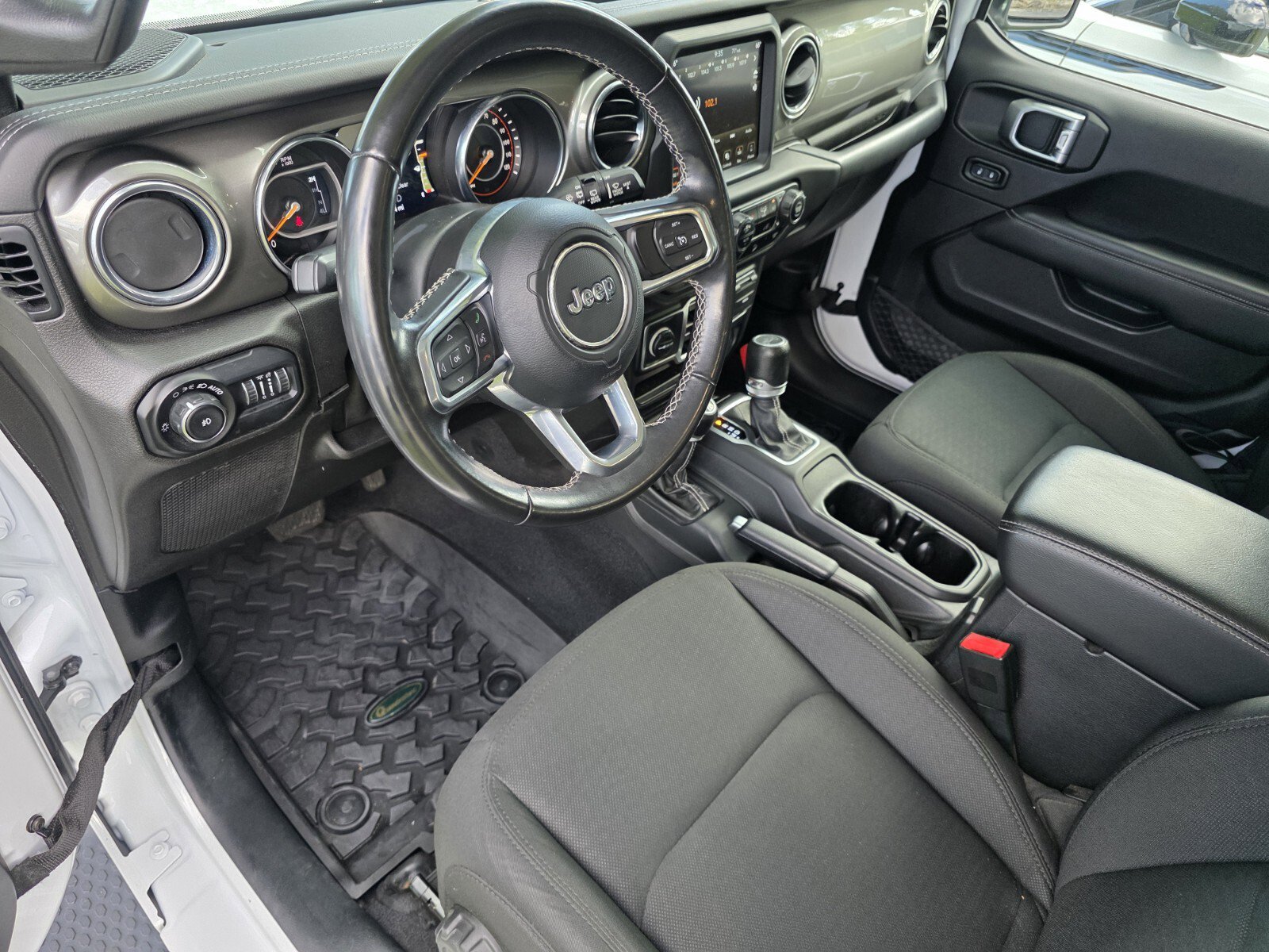 Used 2019 Jeep Wrangler Unlimited Sahara w/ Uconnect 4C Nav & Sound Group image 11