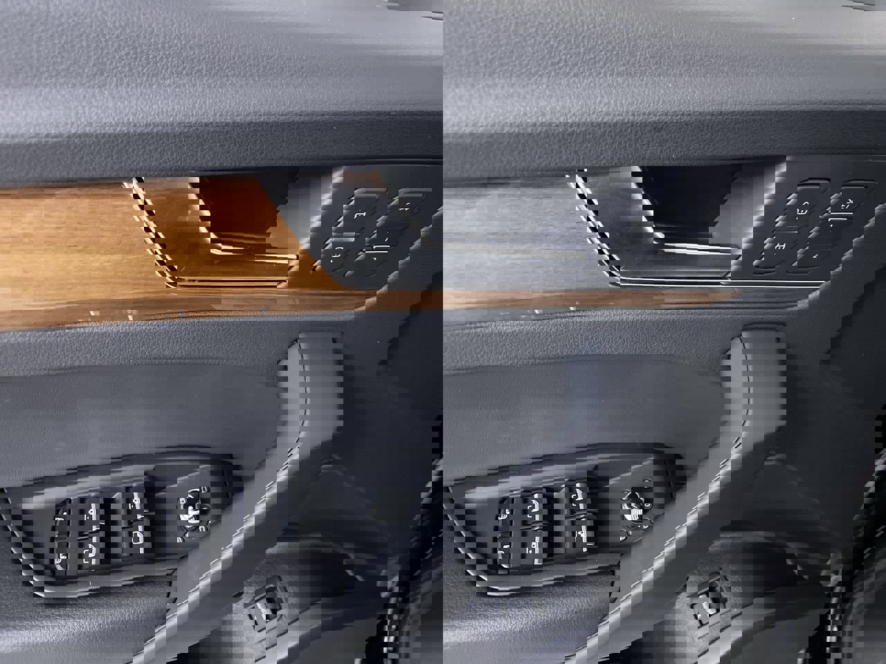 Used 2025 Audi Q5 2.0T Premium w/ Convenience Plus Package image 11