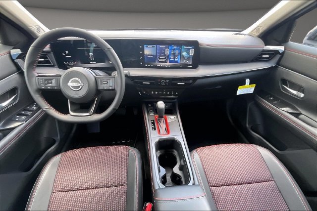 New 2026 Nissan Kicks SR w/ SR Premium Package FWD image 5