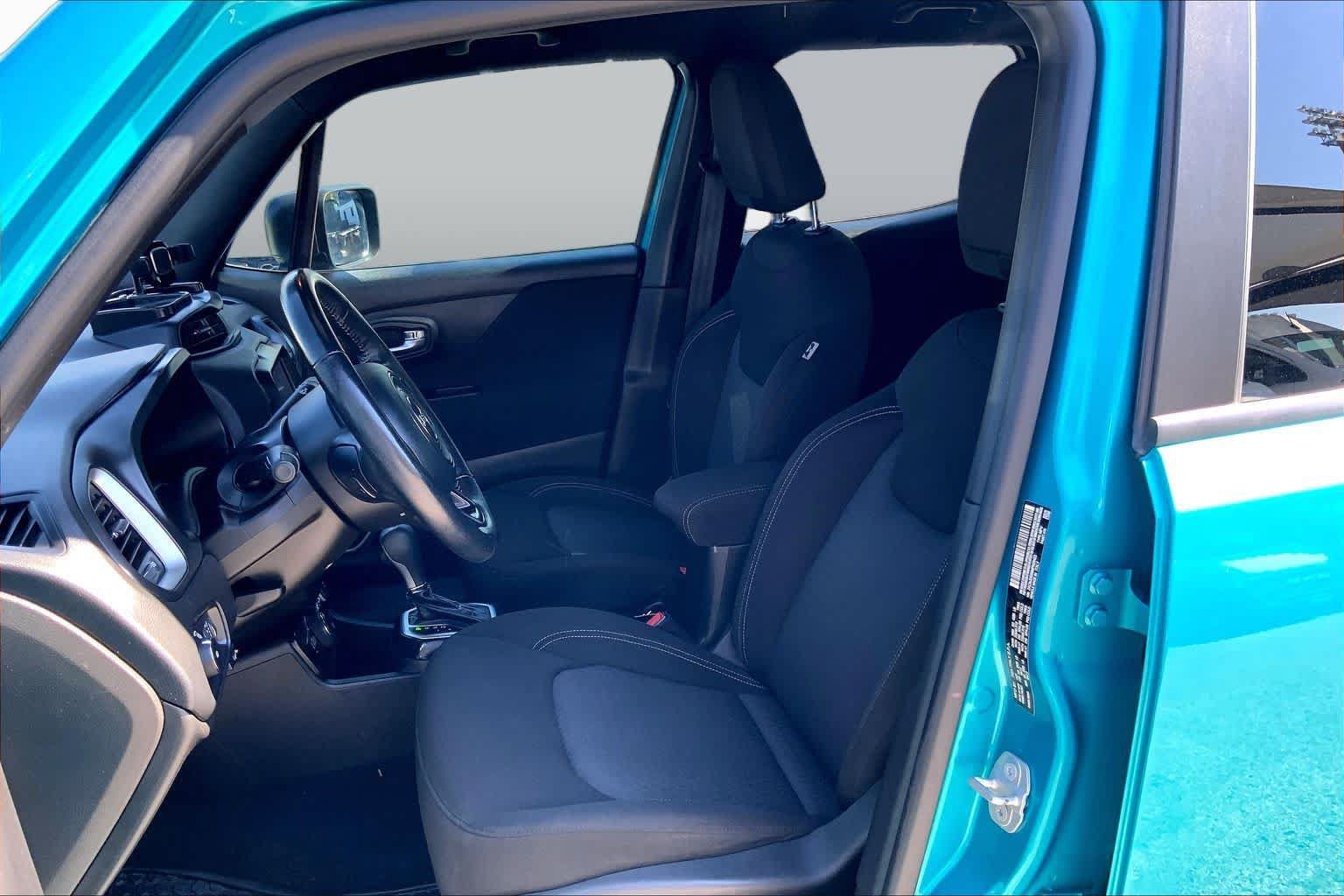 Used 2021 Jeep Renegade Latitude AWD/4WD image 8
