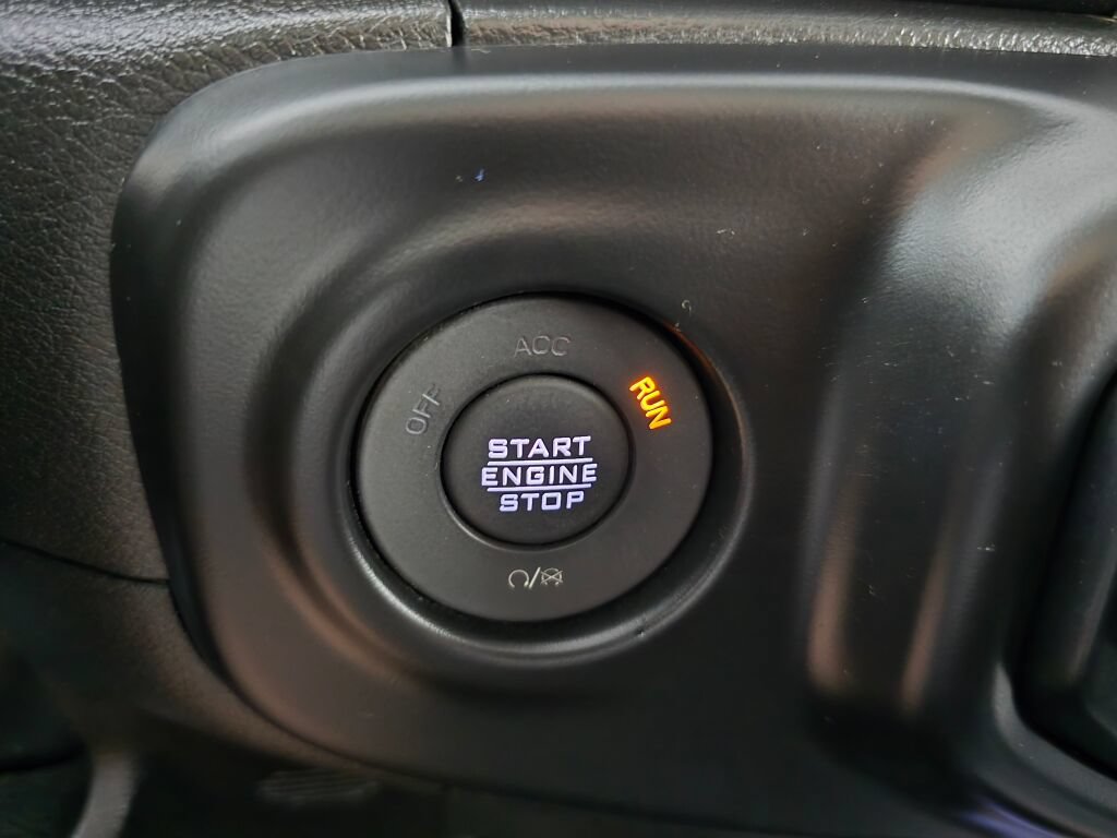 Used 2023 Jeep Wrangler Unlimited Sahara w/ Cold Weather Group AWD/4WD image 28