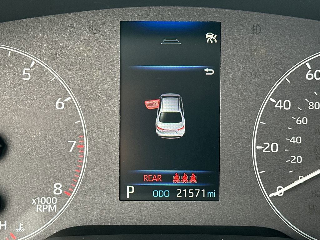 Used 2025 Toyota Corolla LE image 28