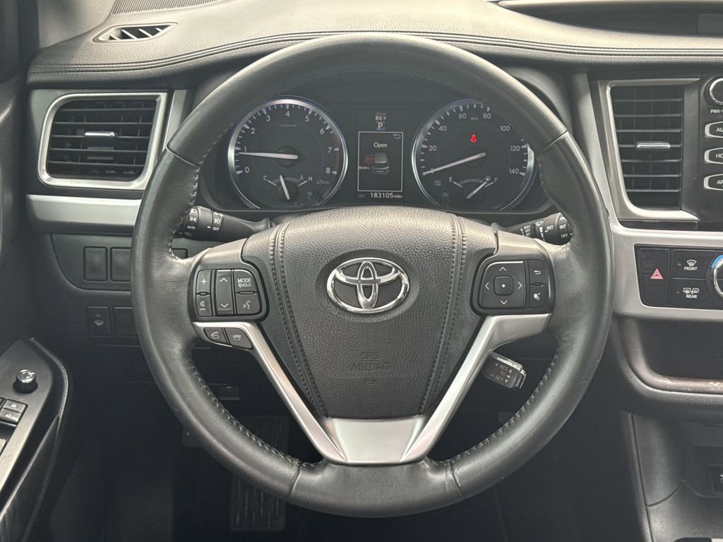 Used 2015 Toyota Highlander XLE FWD image 24