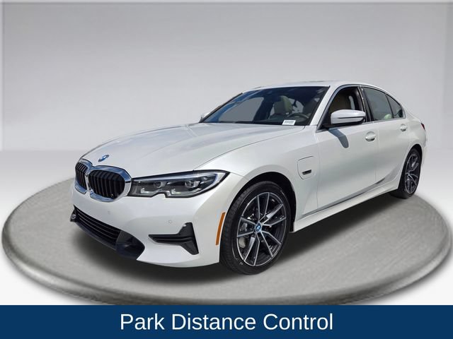 Used 2022 BMW 330e w/ Driving Assistance Package RWD image 16