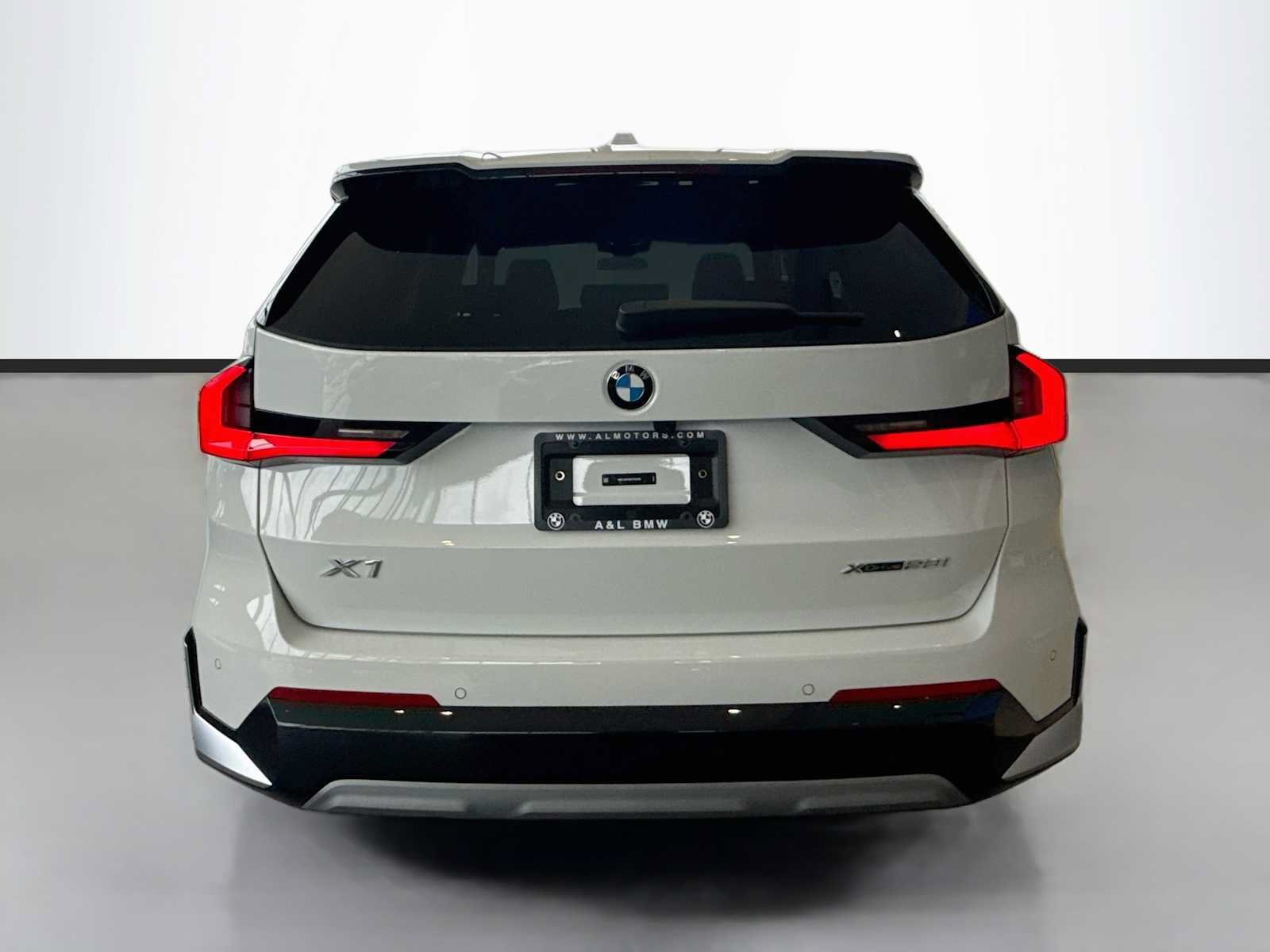 New 2027 BMW X1 xDrive28i AWD/4WD image 4