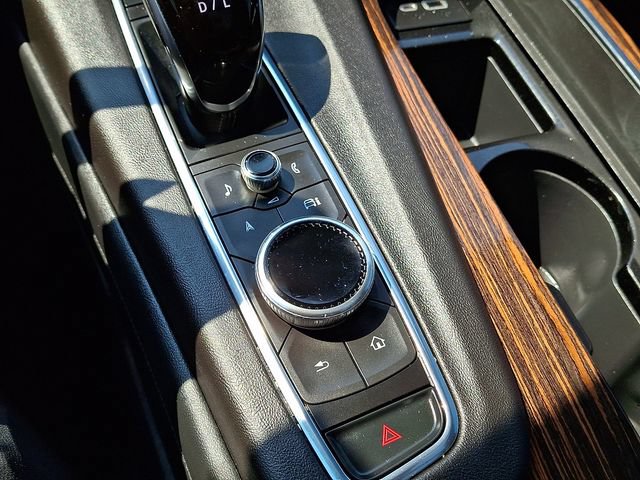 Used 2021 Cadillac Escalade ESV Premium Luxury w/ Driver Assist Tech Package AWD/4WD image 19