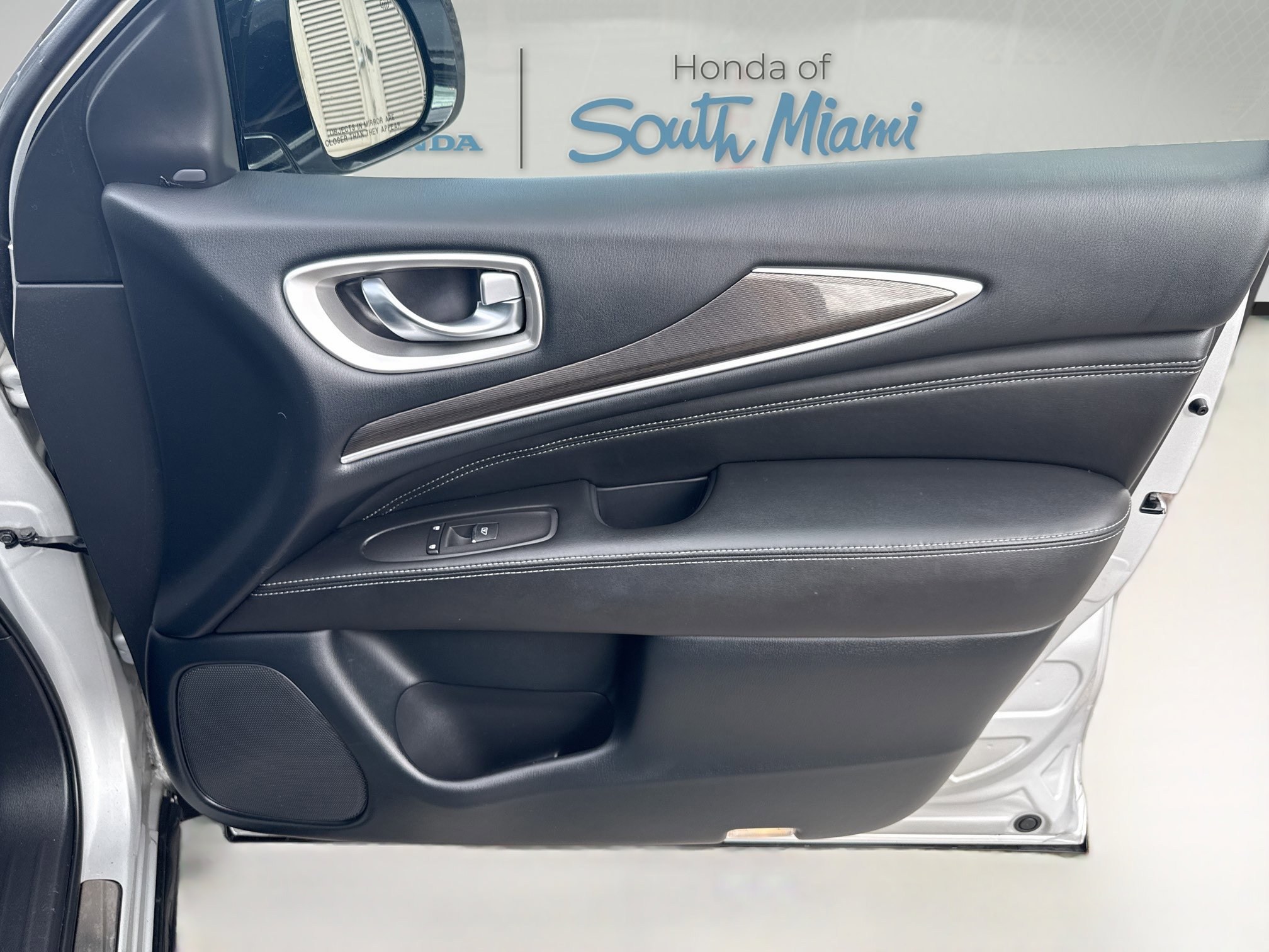 Used 2019 INFINITI QX60 Luxe w/ Essential Package image 35