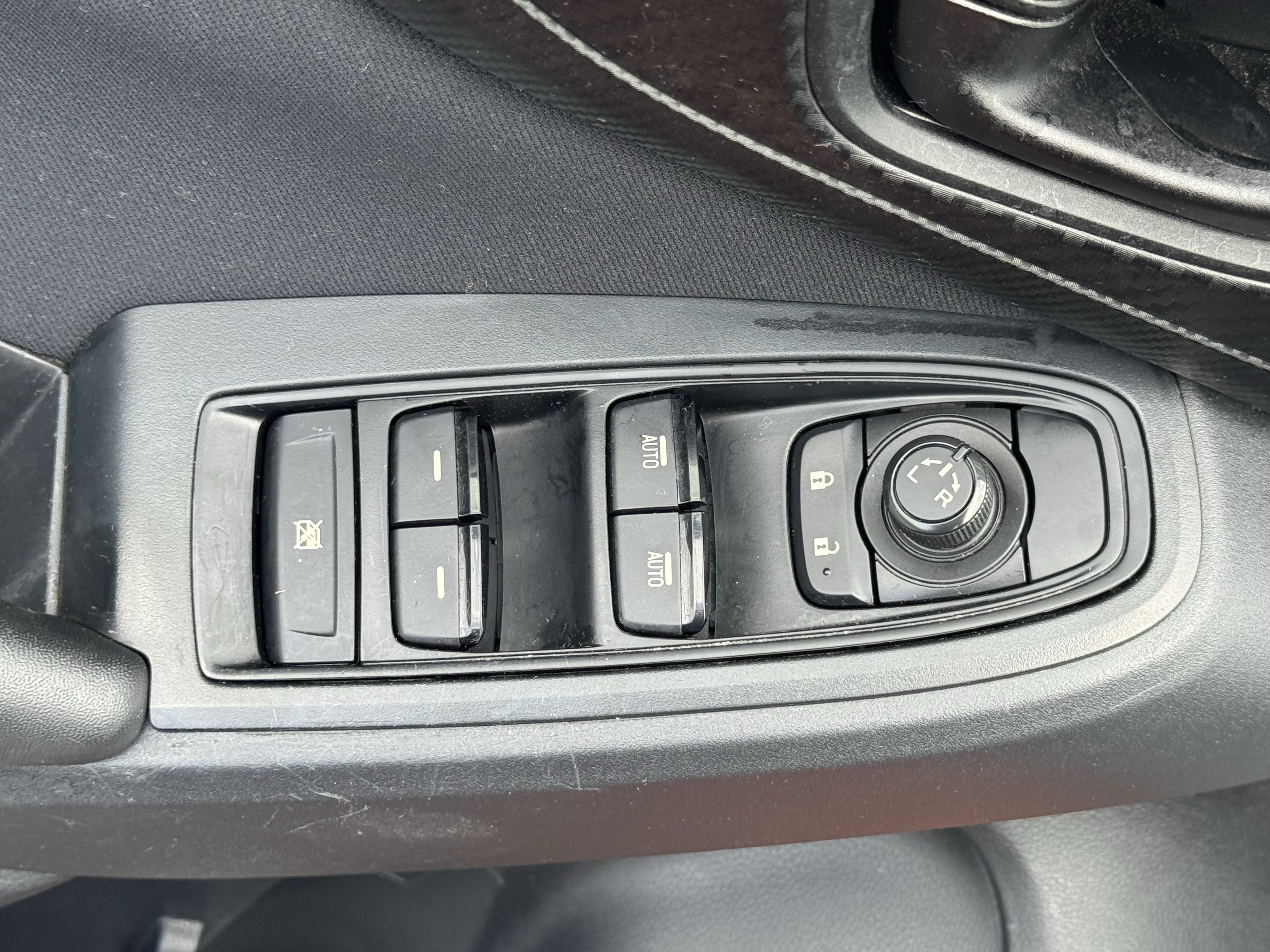 Used 2019 Subaru Crosstrek 2.0i AWD/4WD image 16