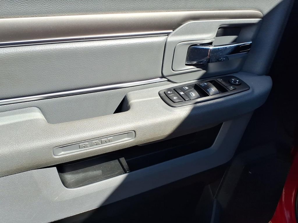 Used 2019 RAM 1500 Classic Warlock AWD/4WD image 12
