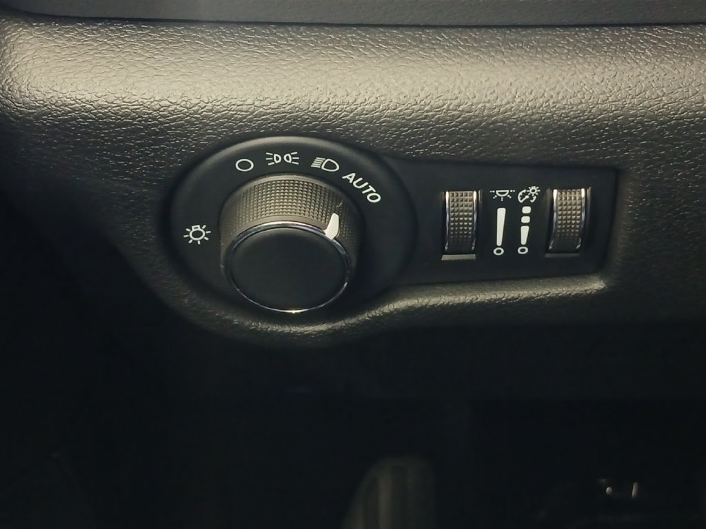 New 2027 Chrysler Pacifica LX FWD image 12