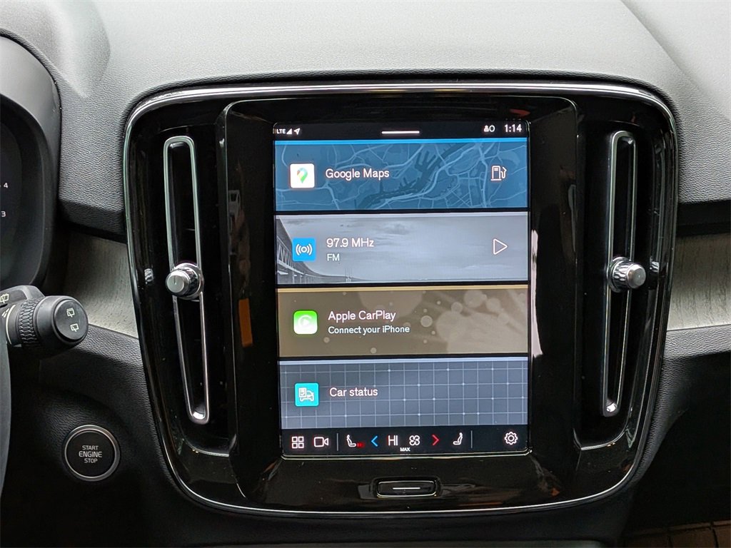 Certified 2024 Volvo XC40 B5 Core image 19