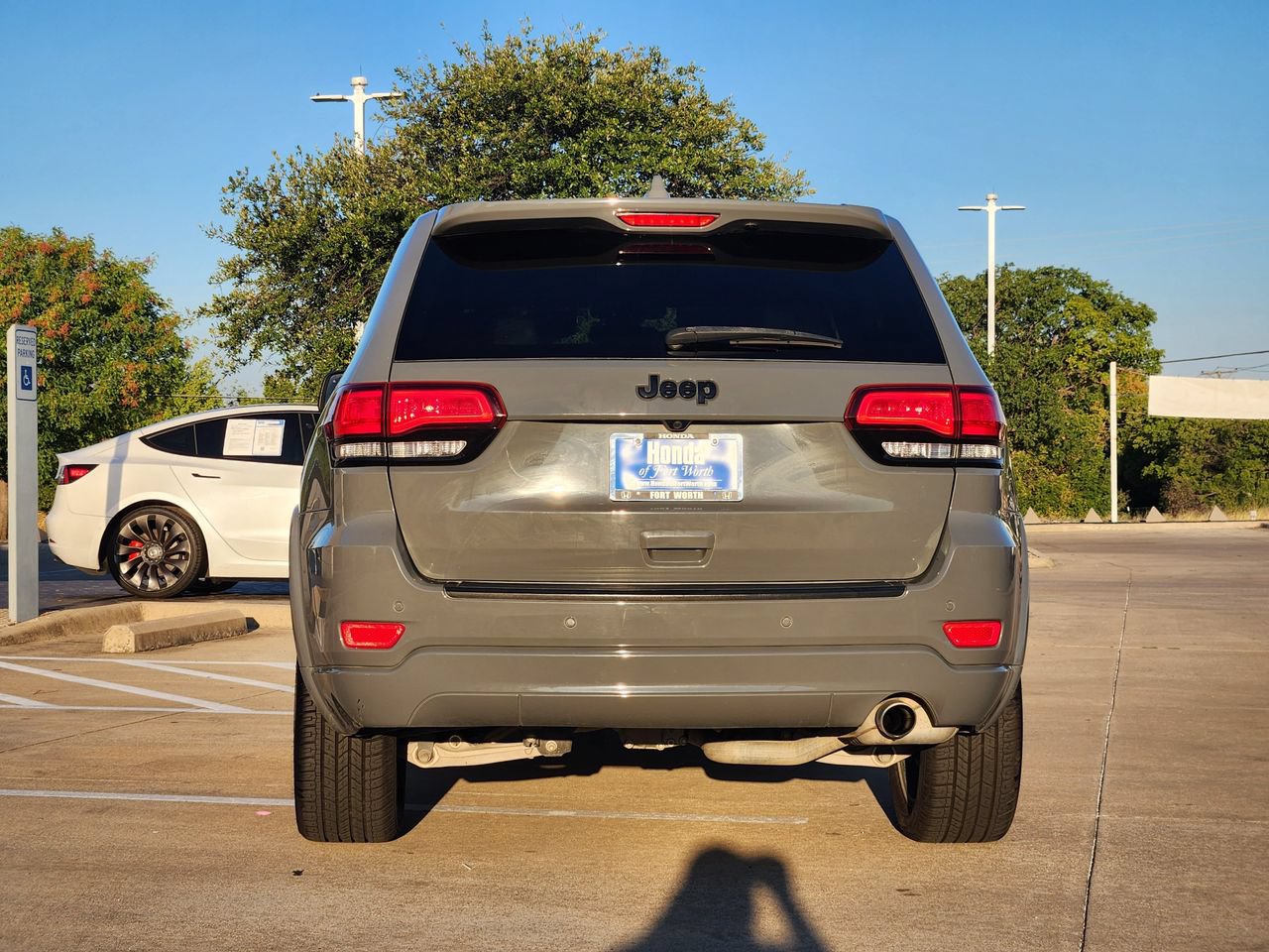 Used 2022 Jeep Grand Cherokee Laredo X RWD image 6