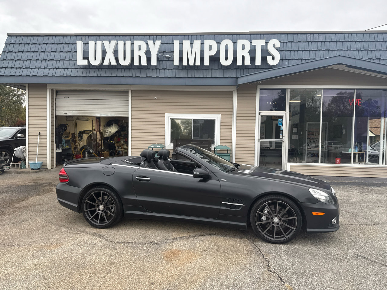 Used 2011 Mercedes-Benz SL 550 image 3