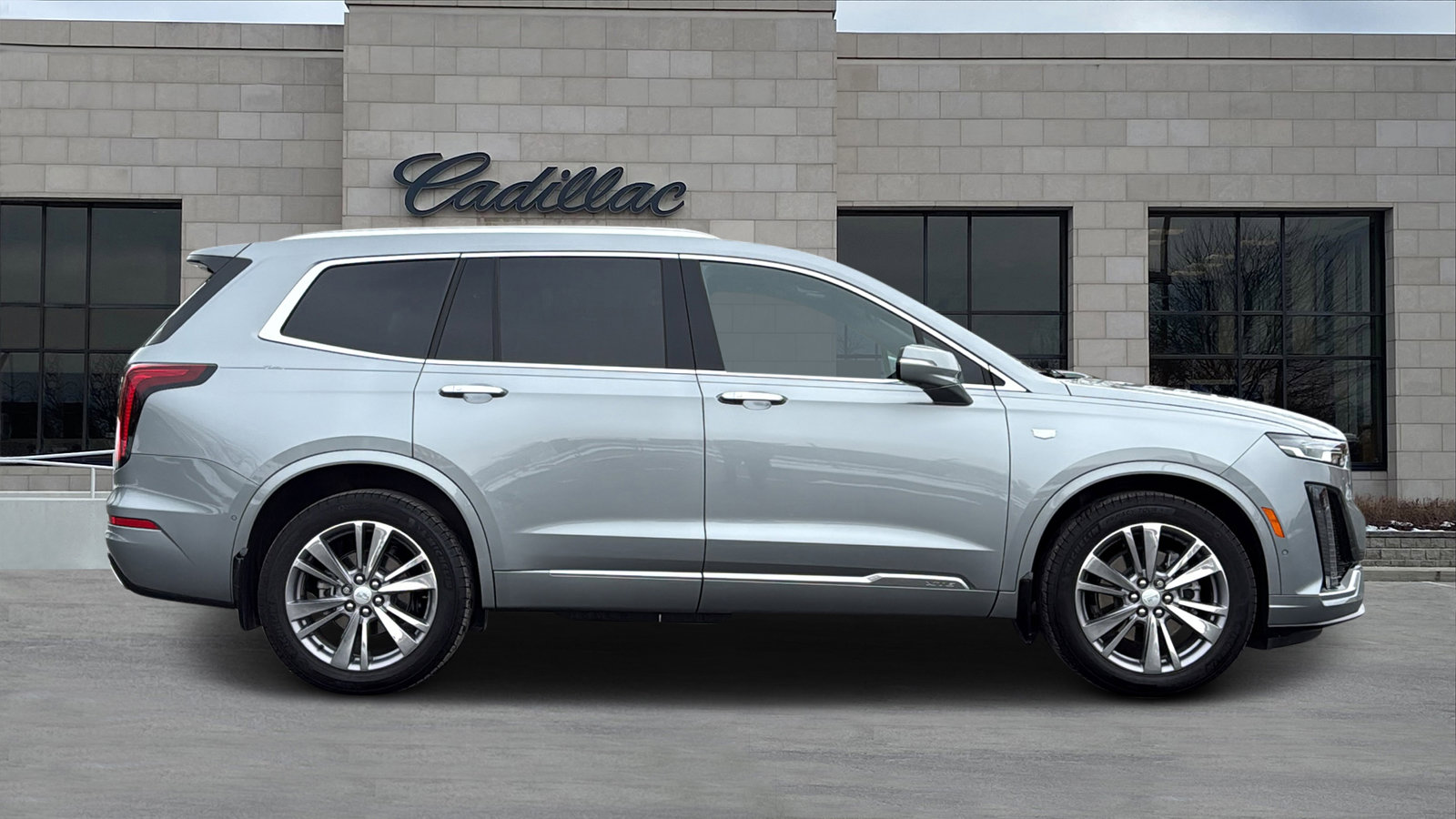 Certified 2024 Cadillac XT6 Premium Luxury w/ Technology Package image 2