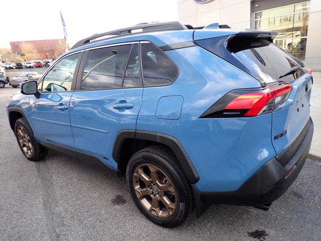 Used 2023 Toyota RAV4 WOODLAND EDITION image 3