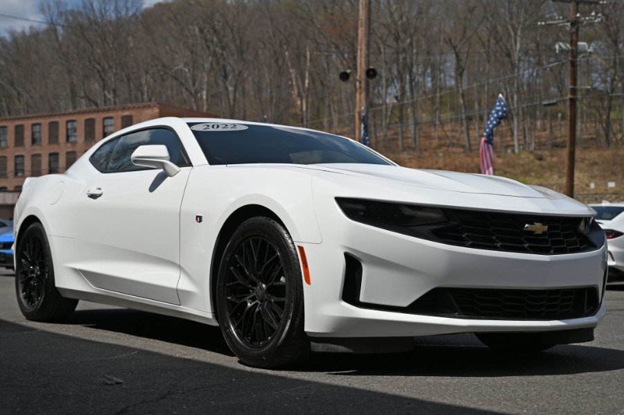 Used 2022 Chevrolet Camaro LT w/ Technology Package RWD image 7